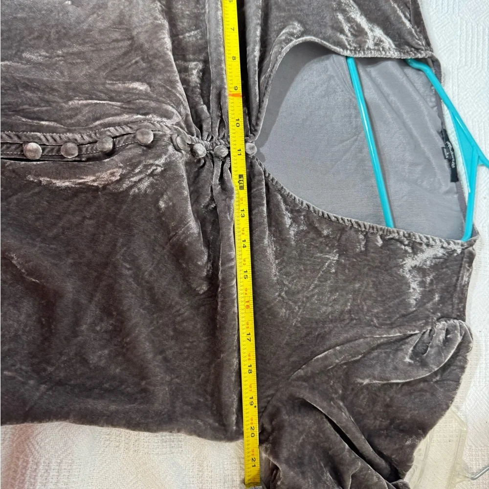 Madewell Velvet Daylight Ruffle‎ Top Sz 8 gray/silver